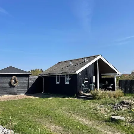 Tatil Evi Exclusive Close To Tornby